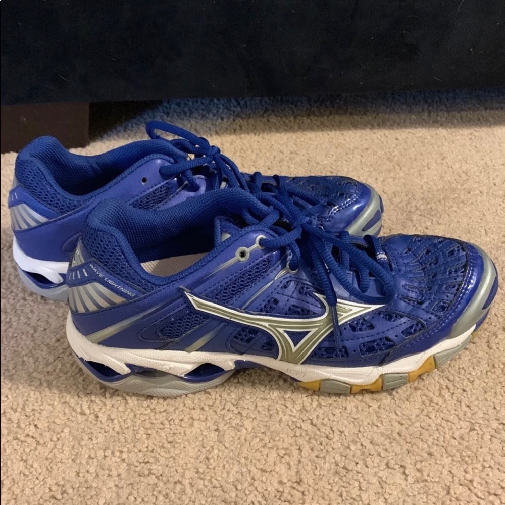 Sport shoes
